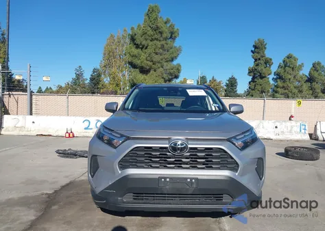 2024 Toyota Rav4 Xle z USA, uszkodzony, nr VIN 2T3W1RFV3RC258019